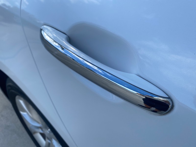 2013 Hyundai Genesis 3.8L LOW MILES 33,576 in , 