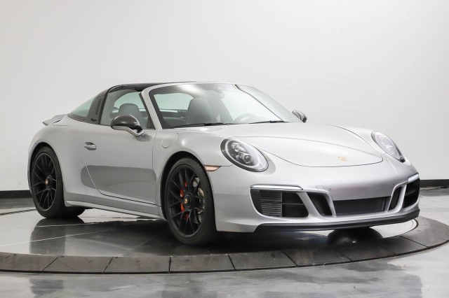 2019 Porsche 911 4 GTS 7