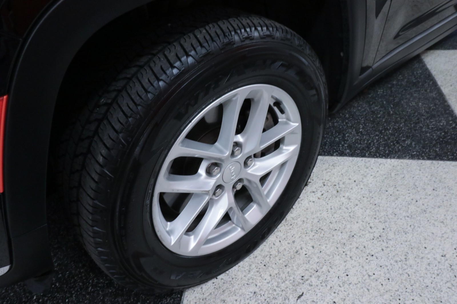 Used Car 2023 Jeep Grand Cherokee L  Laredo For Sale Under $30,000 In Austin, Texas
