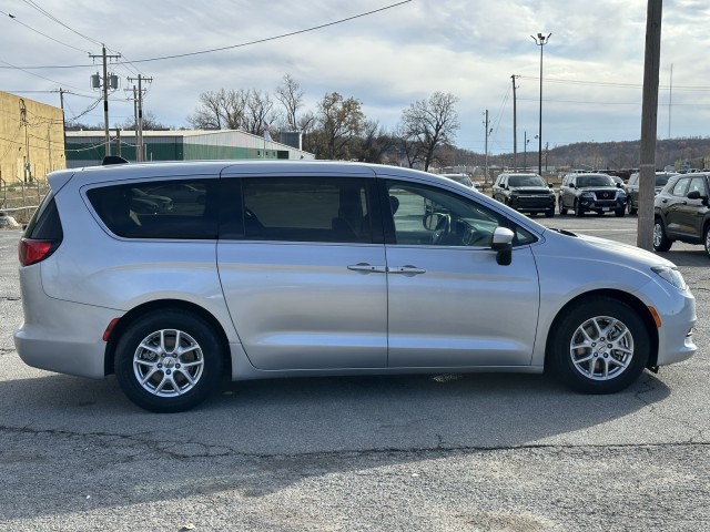 2022 Chrysler Voyager (fleet-only) LX 2