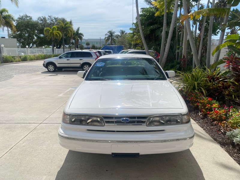 1995 Ford Crown Victoria LOW MILES 43,331 in , 