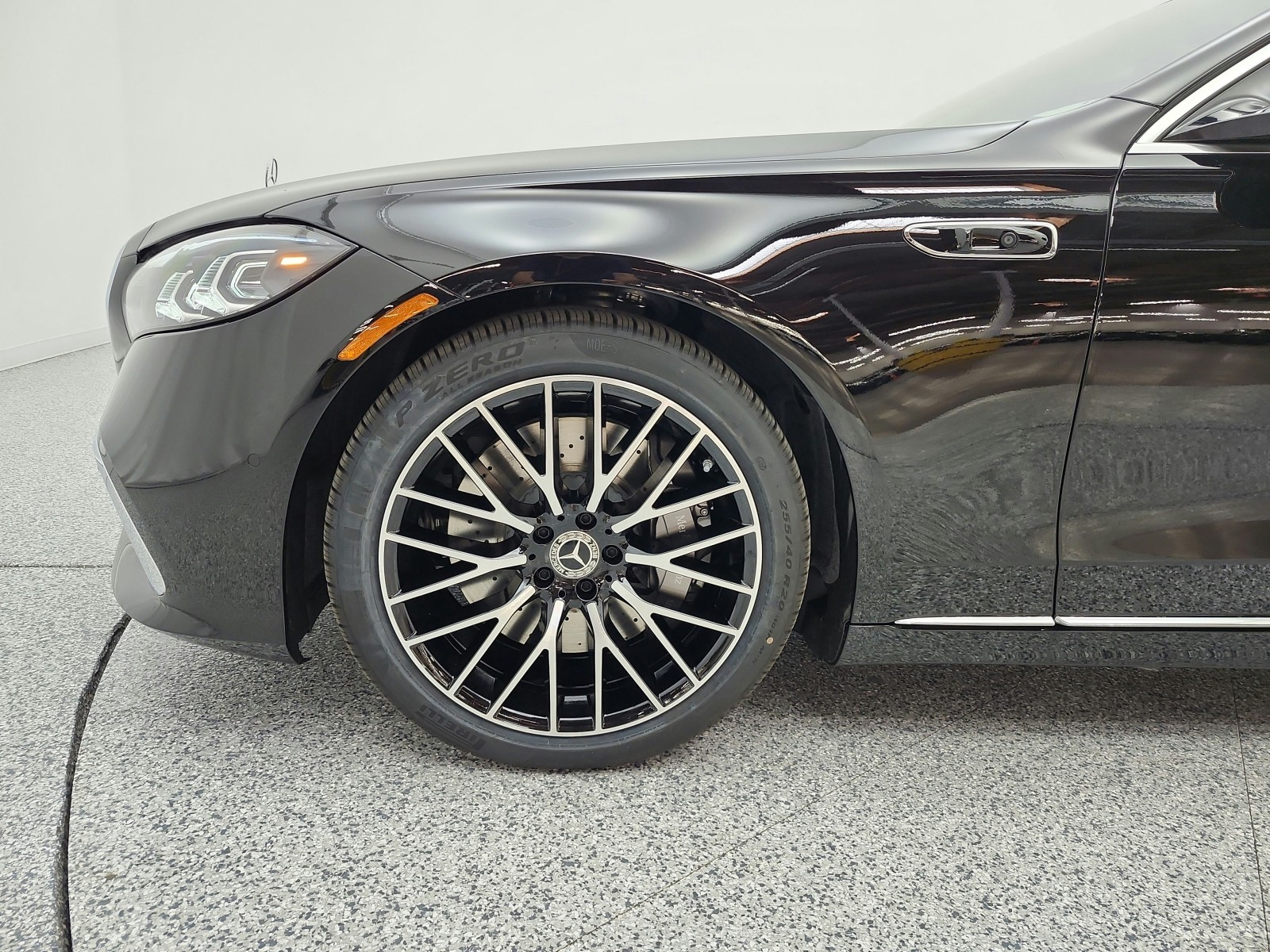 New 2027 Black Mercedes-Benz S 500 4MATIC® Sedan image 15