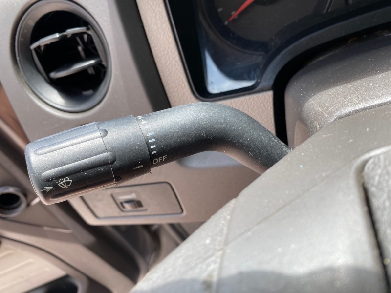 2010 Ford F-150 4 DR CREW XL LOW MILES 34,625 in , 
