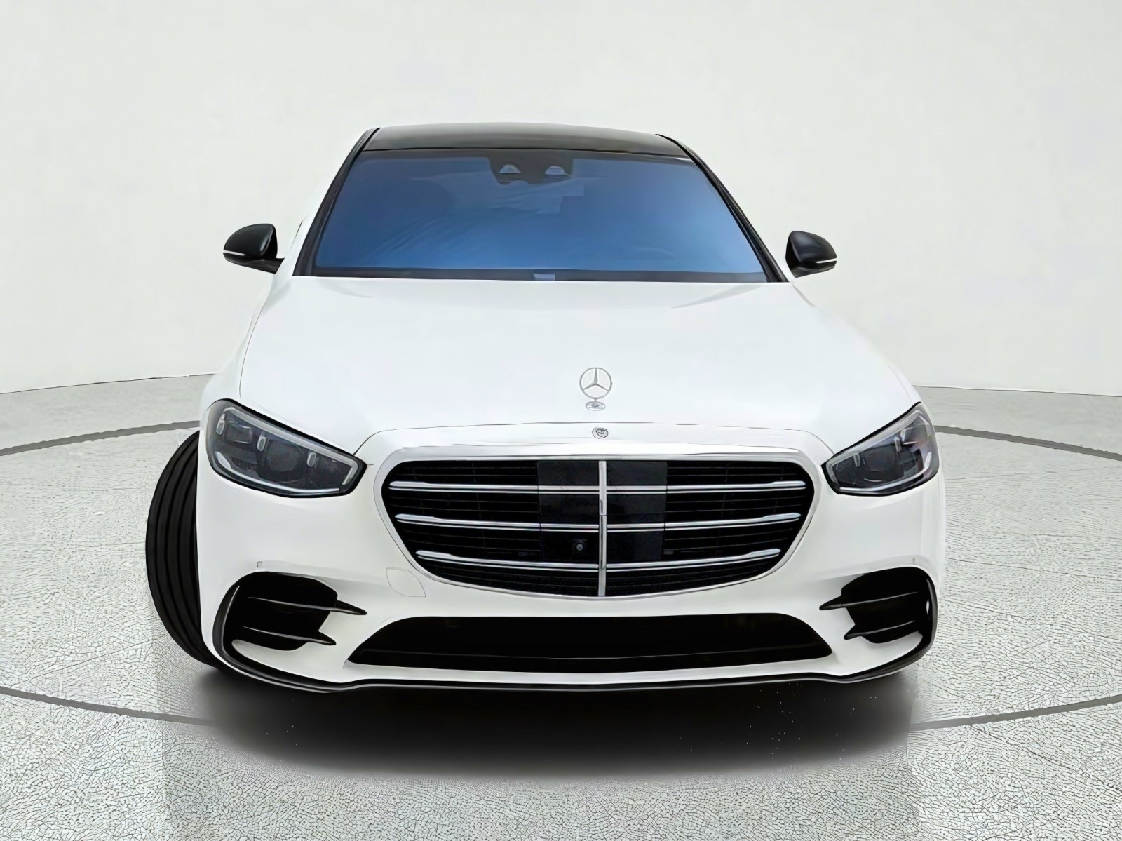 Used 2023 MANUFAKTUR Diamond White Mercedes-Benz S 500 image 3
