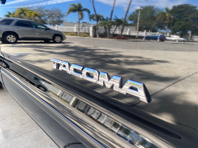 2007 Toyota Tacoma 4 DR CAMPER TOP LOW MILES 52,954 in , 