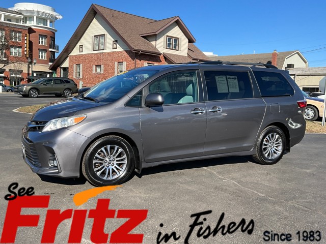2018 Toyota Sienna XLE 7-Passenger FWD with Auto-Access Seat