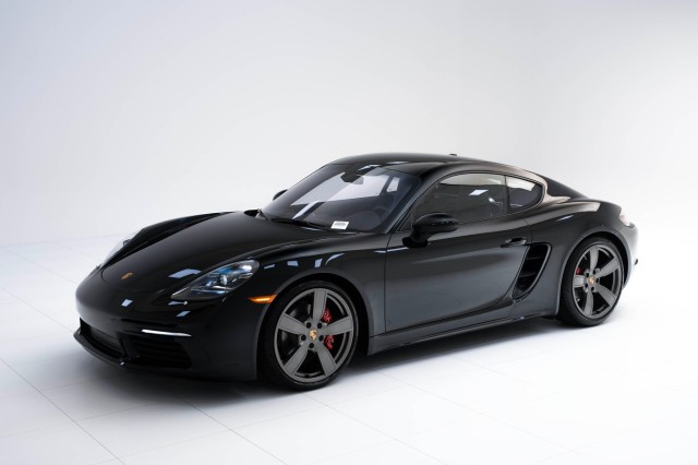 2025  718 Cayman S in , 