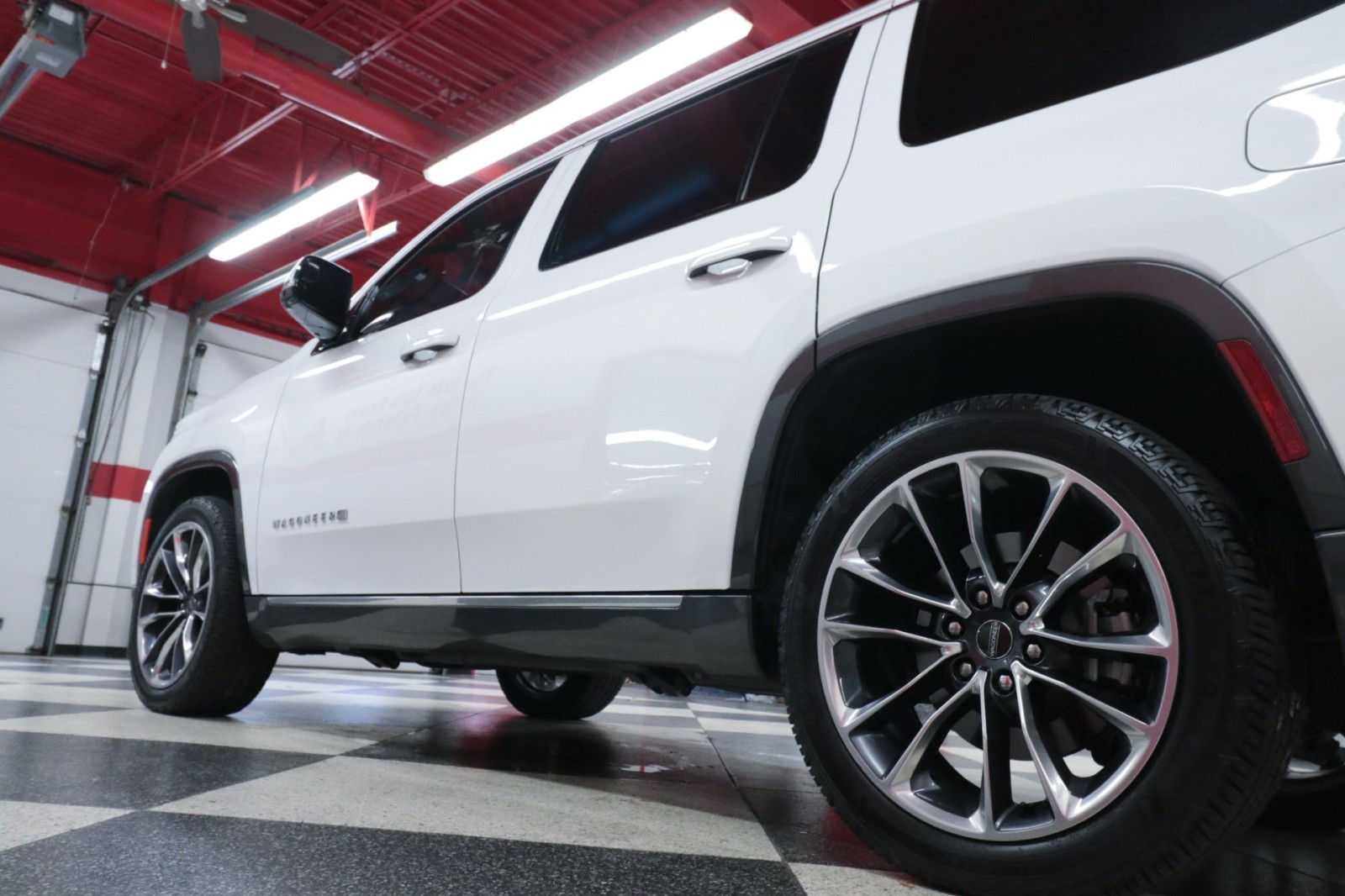 Used Car 2022 Jeep Wagoneer  Series Iii For Sale Under $35,000 In Austin, Texas