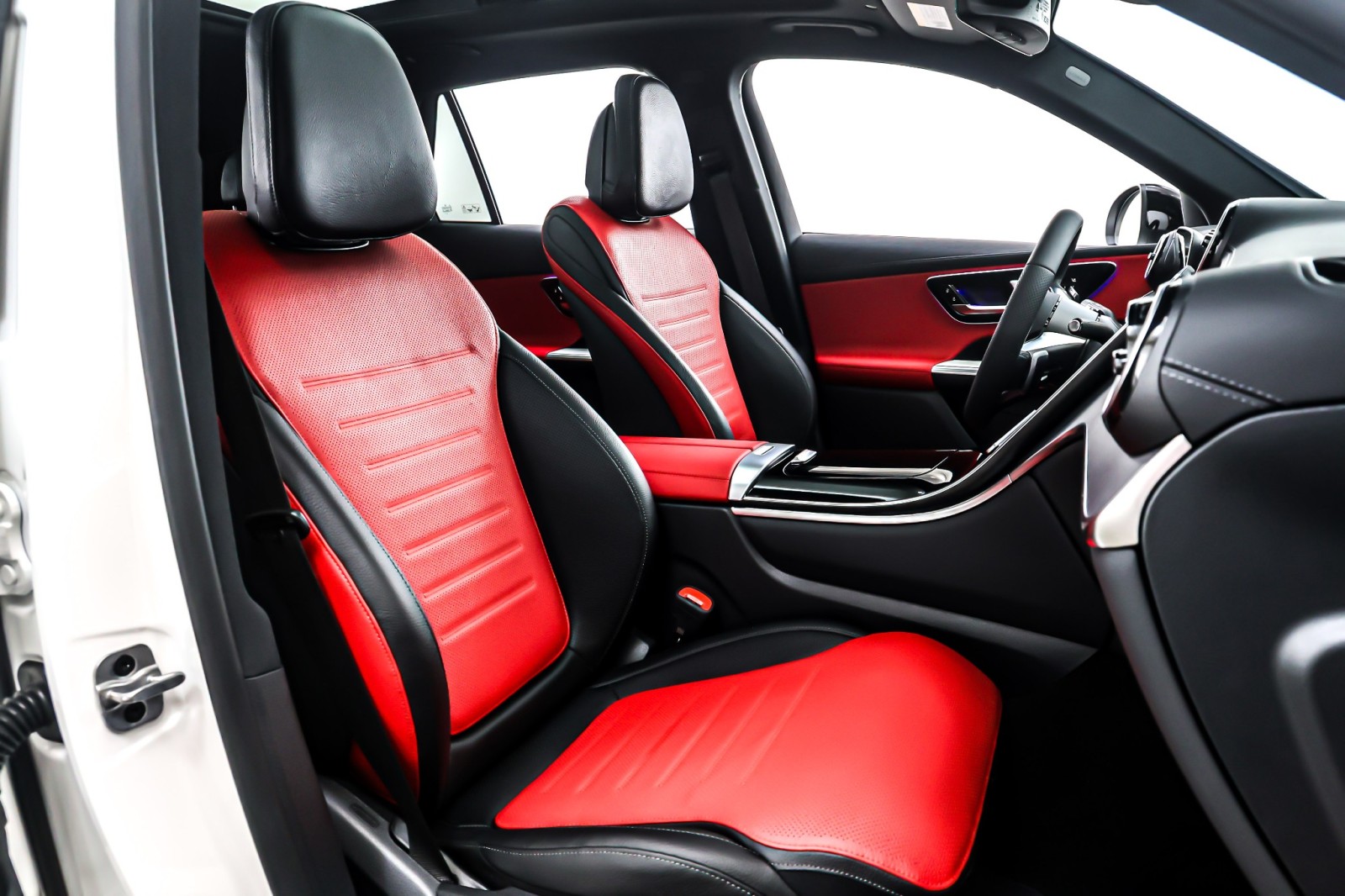 New 2026 Polar White Mercedes-Benz GLC 300 image 7