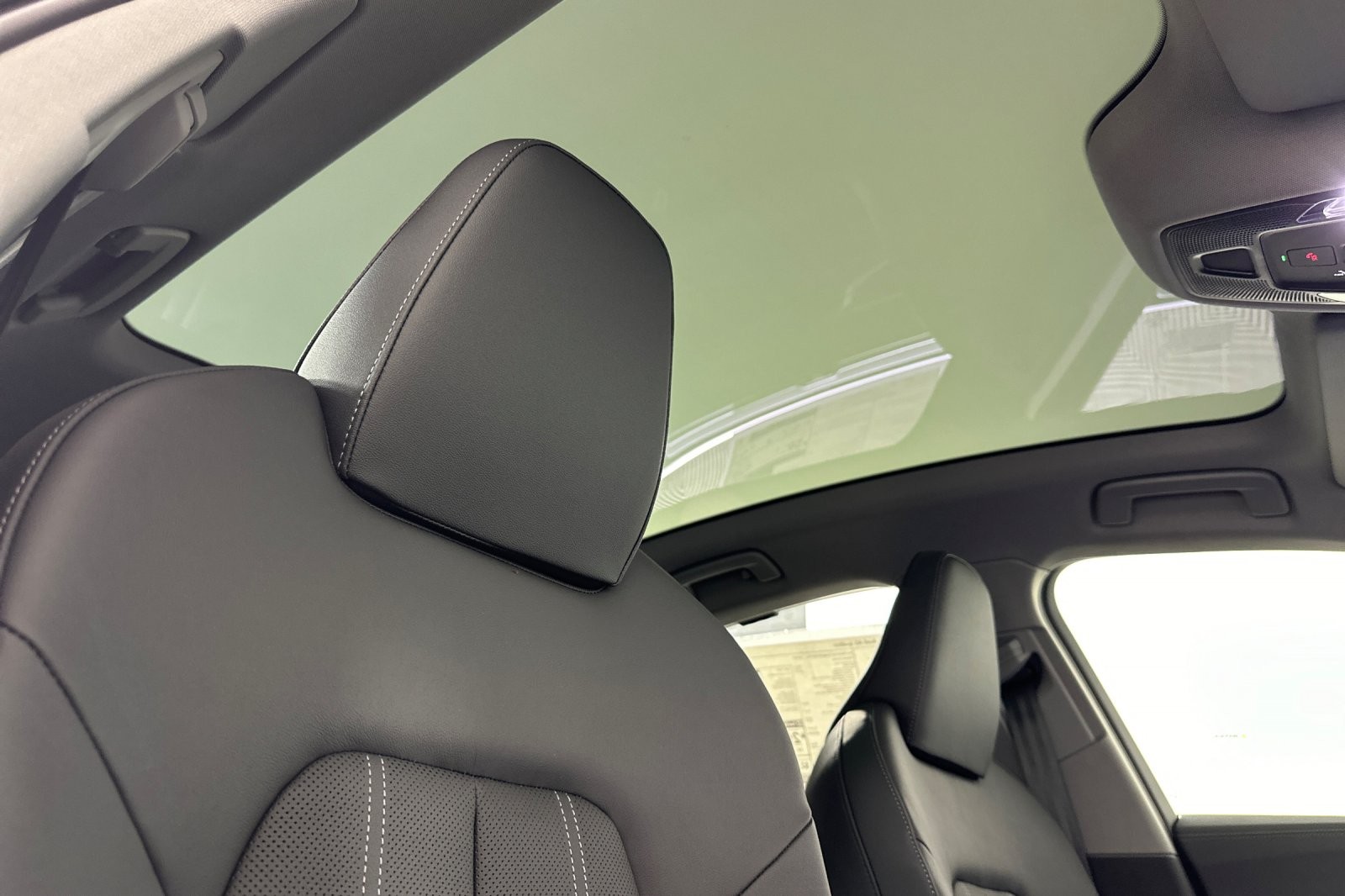 New 2025 Glacier White Metallic Audi Premium Plus 2.0 TFSI quattro image 15