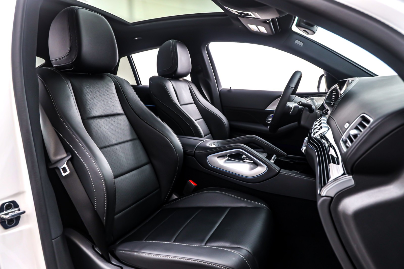 New 2026 Polar White Mercedes-Benz GLE 450 image 7