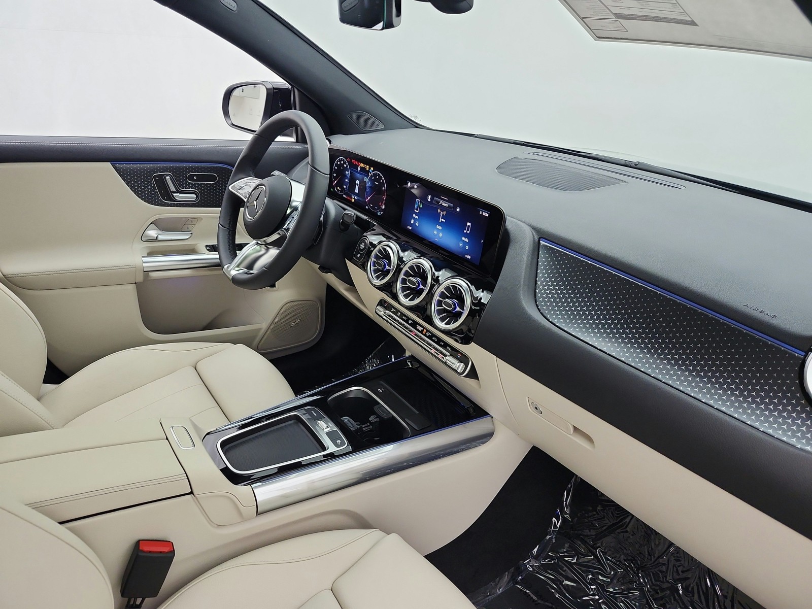 New 2026 Night Black Mercedes-Benz GLA 250 SUV image 15