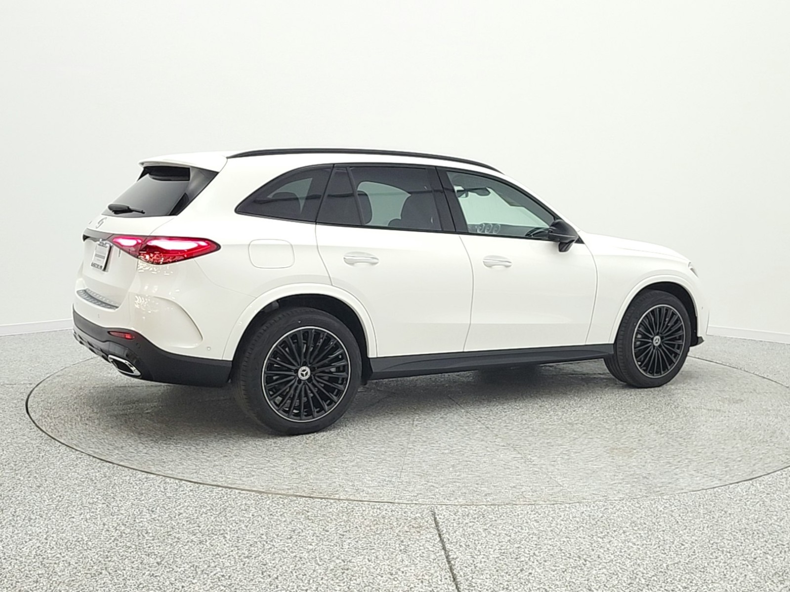 New 2026 Polar White Mercedes-Benz GLC 300 image 5