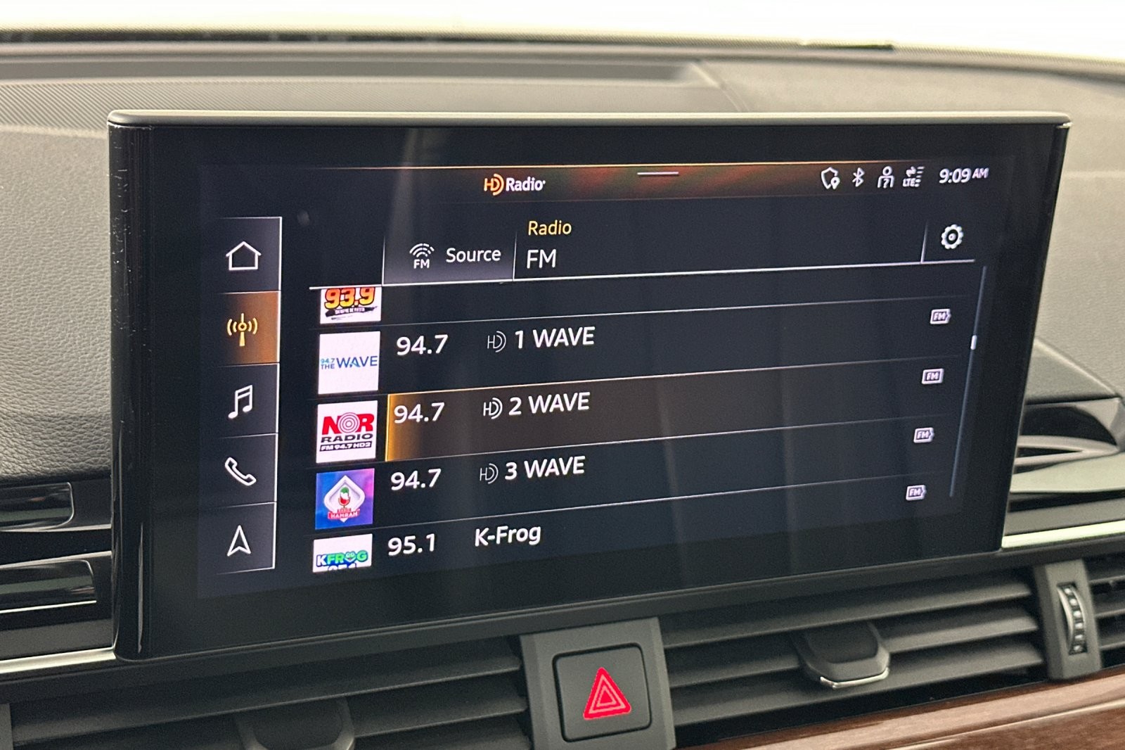 Used 2024 Brilliant Black Audi Premium 40 TFSI quattro image 16