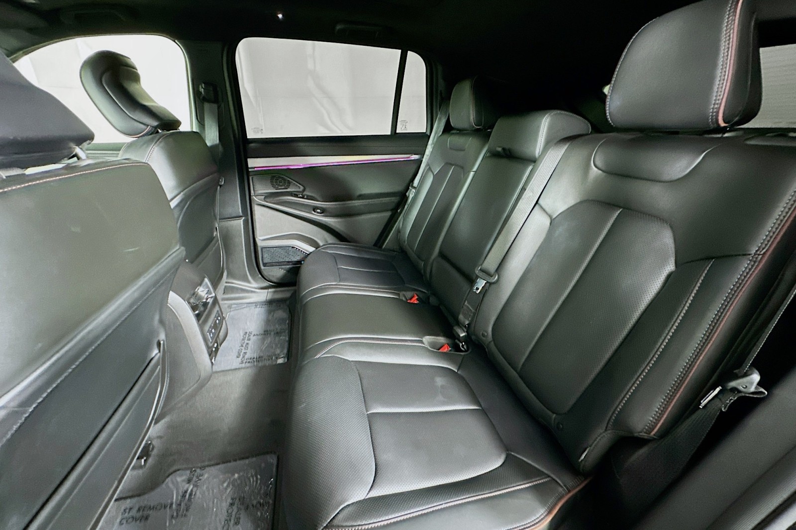 Used 2024 Diamond Black Crystal Pearlcoat Jeep Launch Edition image 9