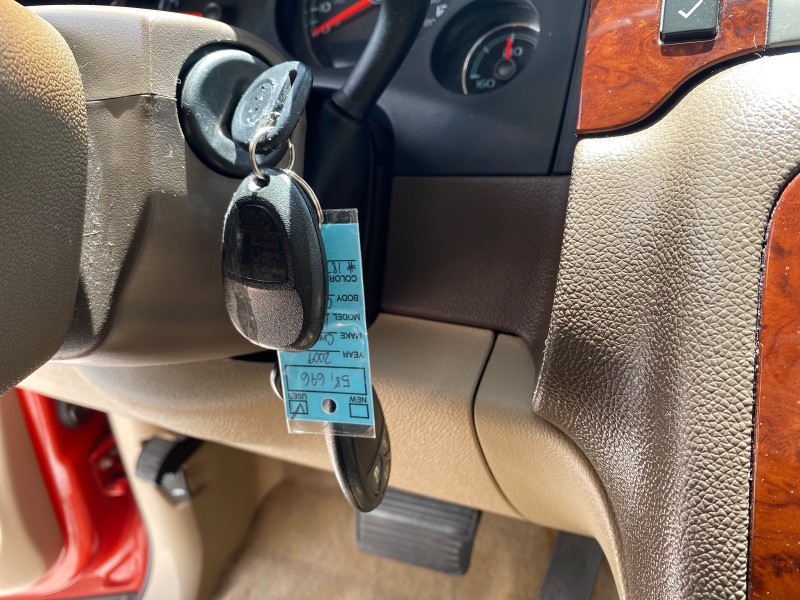 2009 Chevrolet Avalanche LT PU LOW MILES 58,696 in ,