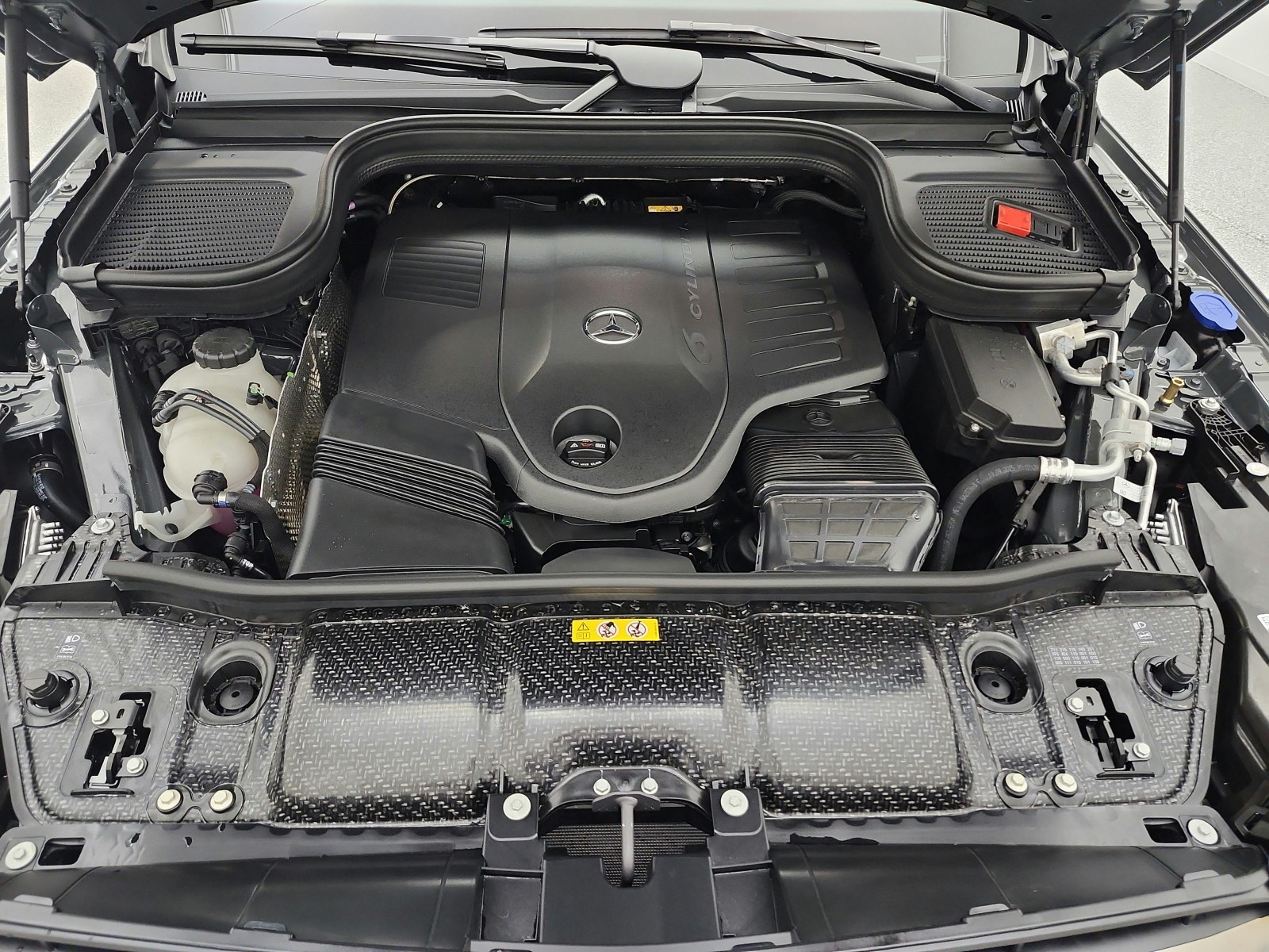 New 2026 MANUFAKTUR Signature Silicon Grey Mercedes-Benz GLS 450 image 12