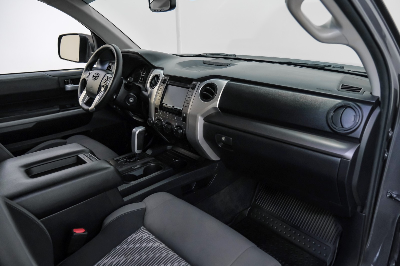 2018 Toyota Tundra 4WD CrewMax SR5 Lifted CustomWheels TowPkg RemoteStart 16