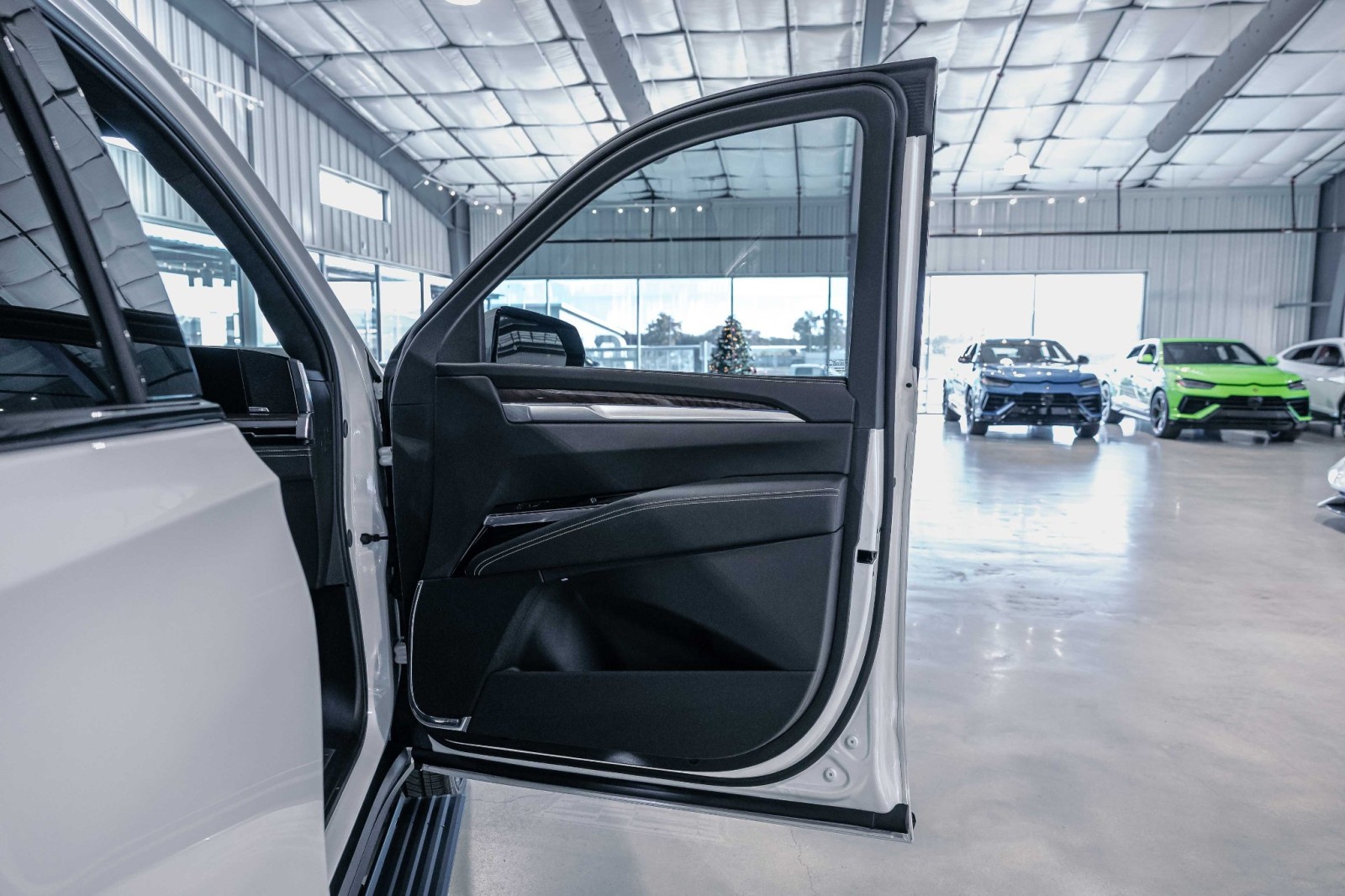 Used Car 2025 Cadillac Escalade  4wd Sport Platinum For Sale Under $130,000 In Boerne, Texas