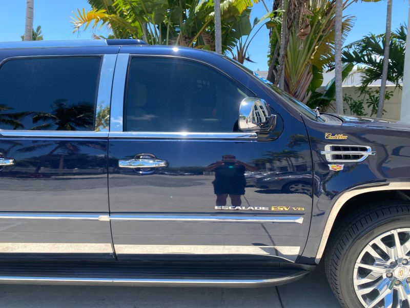 2007 Cadillac Escalade ESV SUNROOF AWD LOW MILES 47,118 in , 