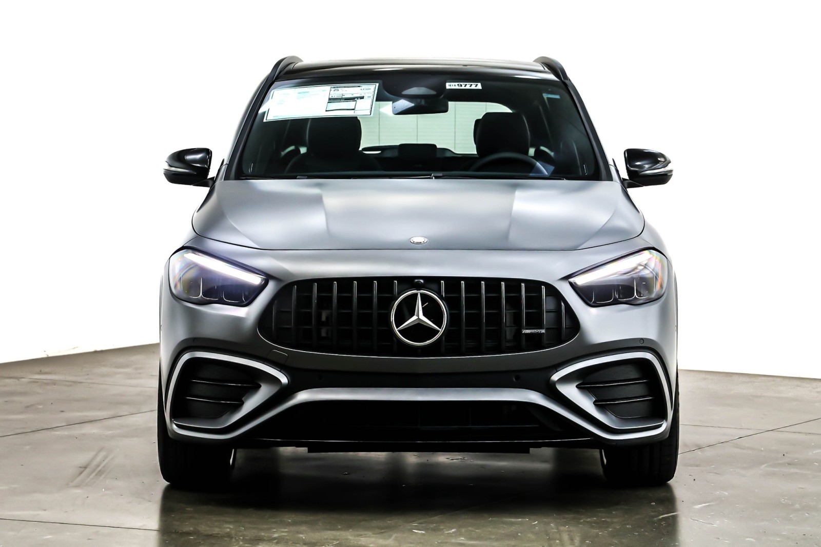 New 2026 MANUFAKTUR Mountain Grey Magno Mercedes-Benz AMG® GLA 35 image 2