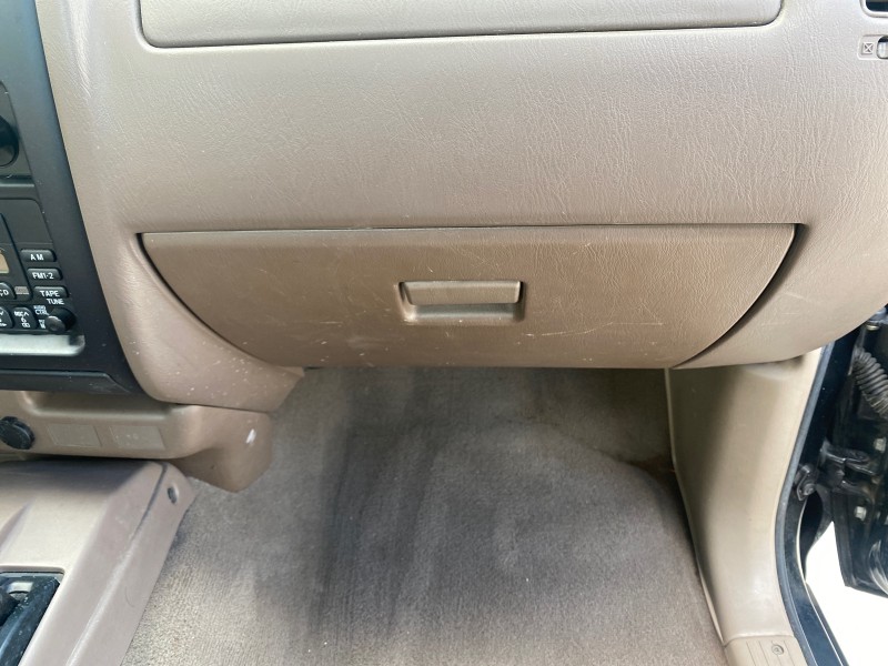 2002 Toyota Tacoma 1 OWNER AUTO AC 4 CYL in , 