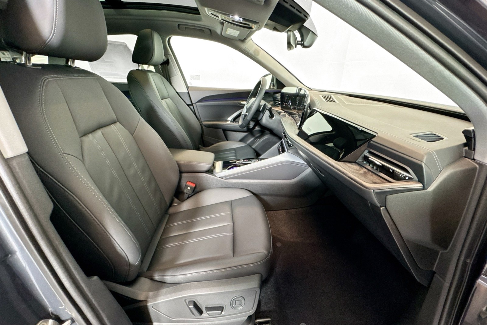 New 2025 Tambora Gray Metallic Audi Premium Plus 2.0 TFSI quattro image 26