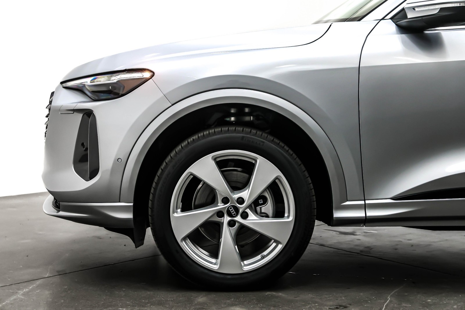 New 2025 Florett Silver Metallic Audi Premium Plus 2.0 TFSI quattro image 10