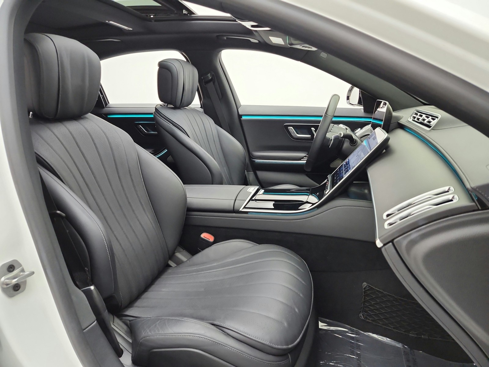 Certified Used 2023 MANUFAKTUR Diamond White Mercedes-Benz S 500 4MATIC® Sedan image 20