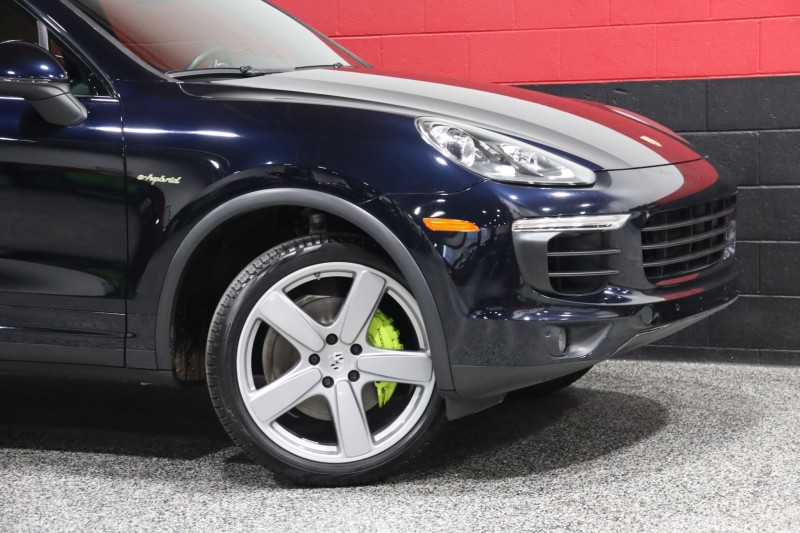 2016 Porsche Cayenne S E-Hybrid 4dr Suv in ,