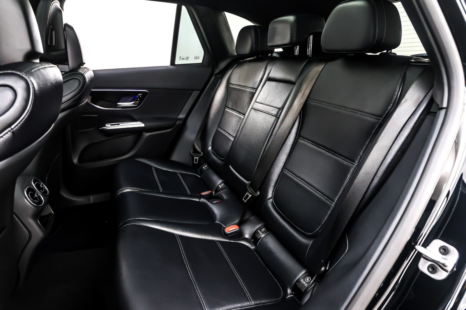 New 2026 Black Mercedes-Benz GLC 300 image 8