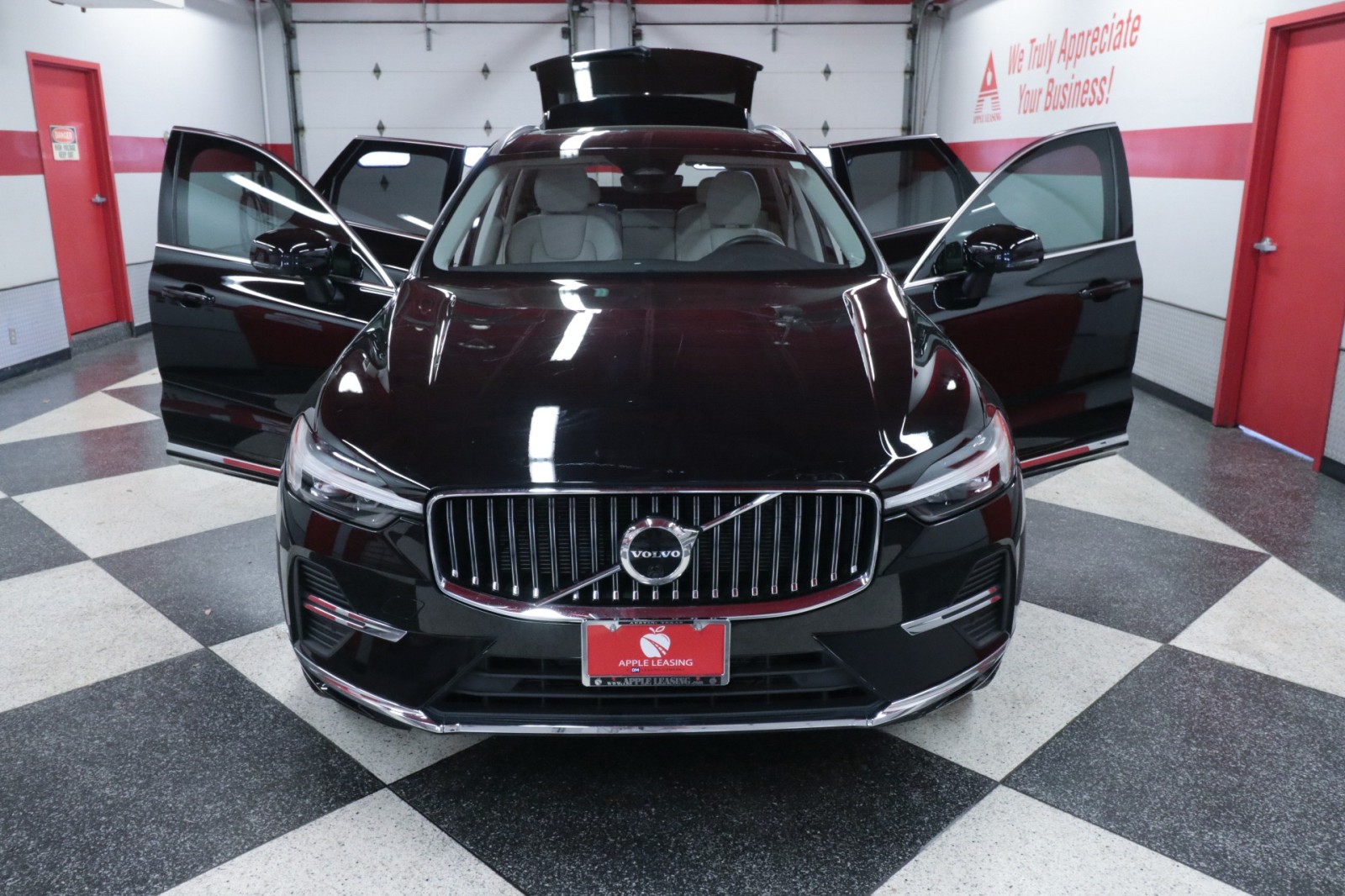 Used Car 2023 Volvo Xc60  Plus Bright Theme For Sale Under $40,000 In Austin, Texas