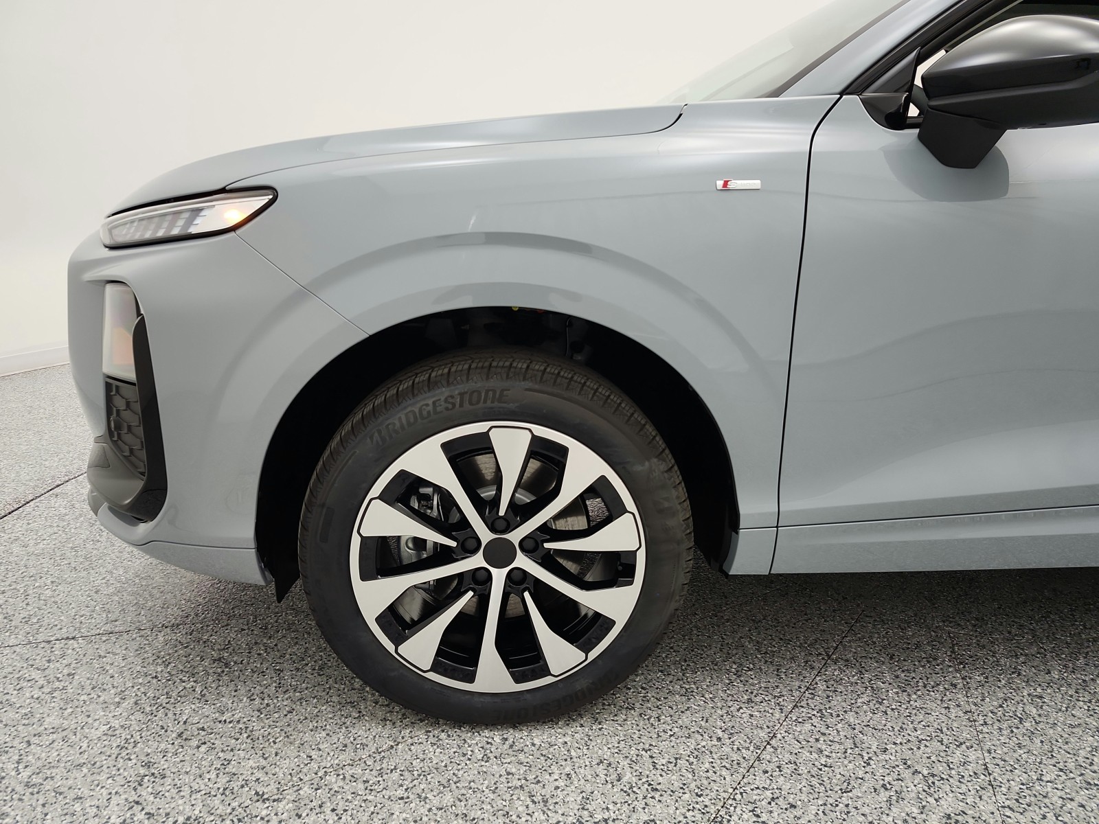 New 2026 Arrow Gray Pearl Effect Audi S line quattro image 12