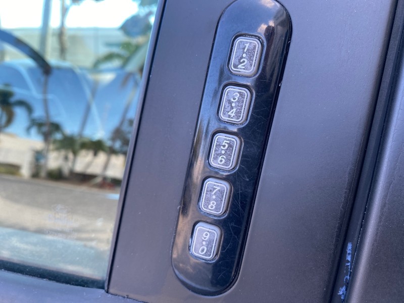 2010 Mercury Mountaineer 1 OWNER LOW MILES 78,753 in , 