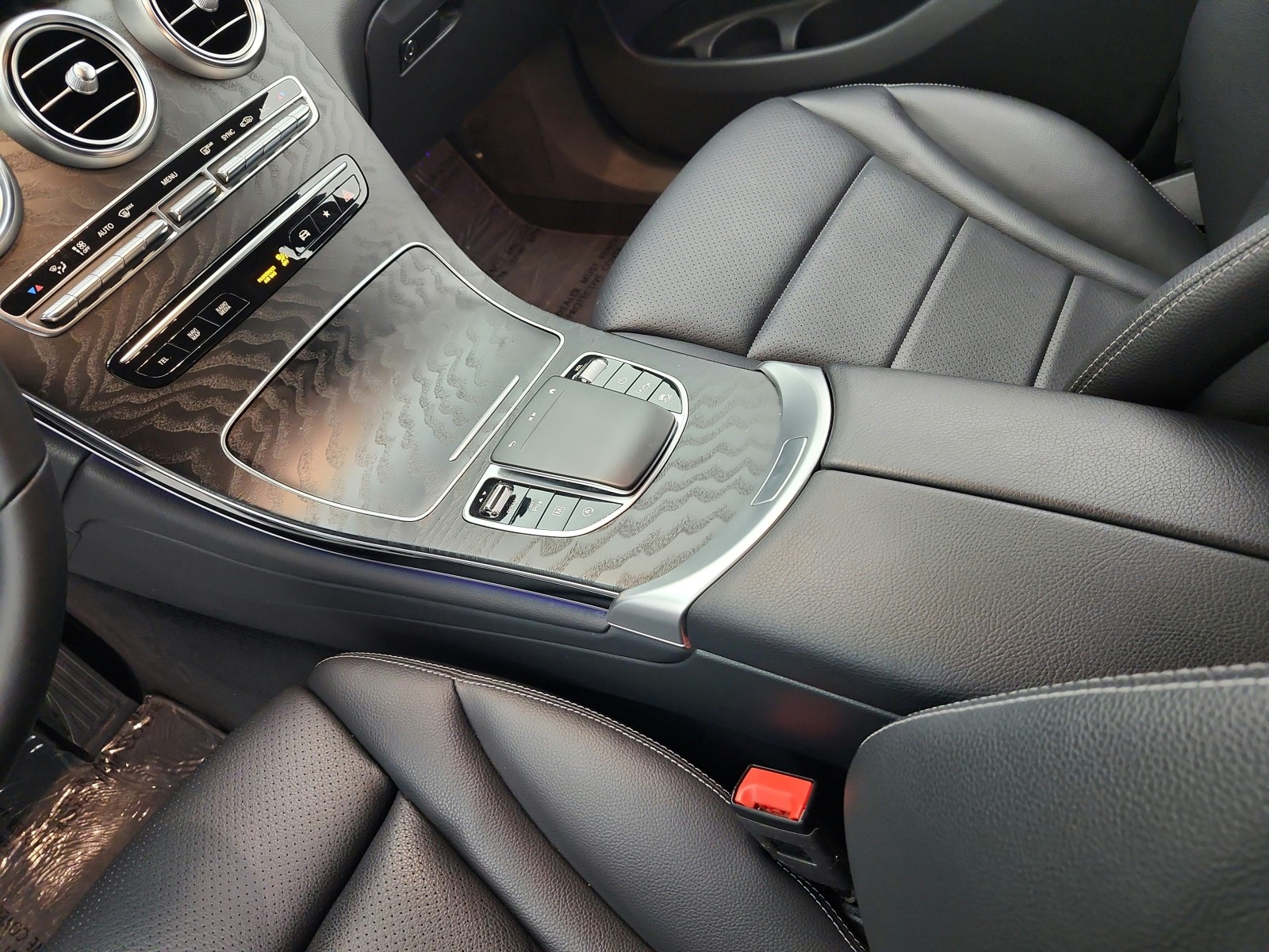 Used 2022 Polar White Mercedes-Benz GLC 300 SUV image 13