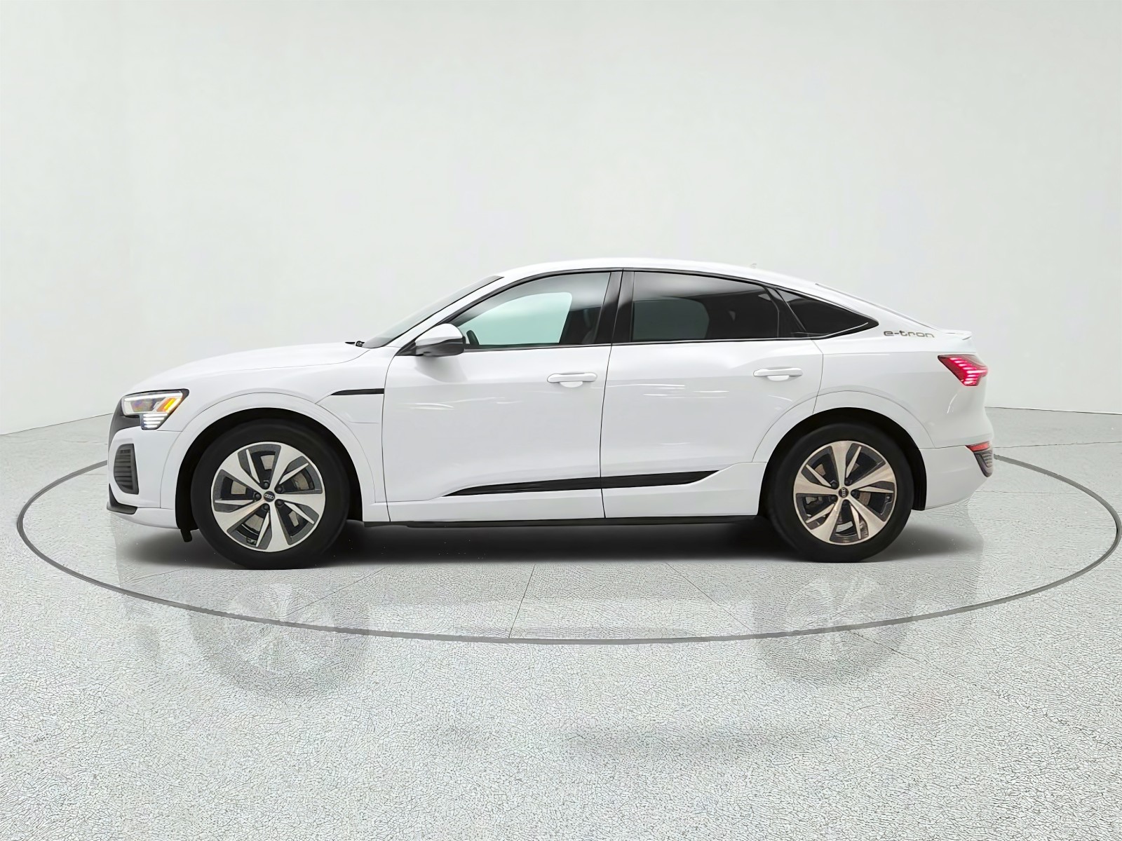 Used 2024 Glacier White Metallic Audi S line Premium image 8
