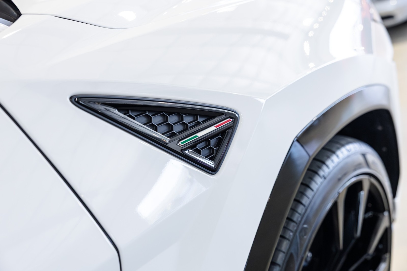 Used Car 2022 Lamborghini Urus  For Sale Under $230,000 In Boerne, Texas