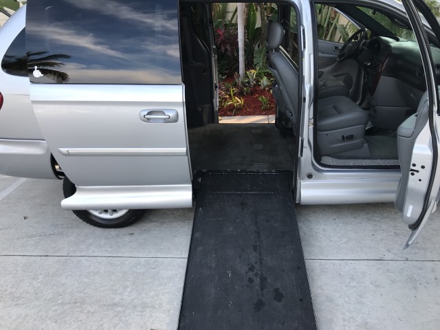 2004 Chrysler Town & Country Touring Handicap Van Wheelchair Ramp Fully Loaded in pompano beach, Florida