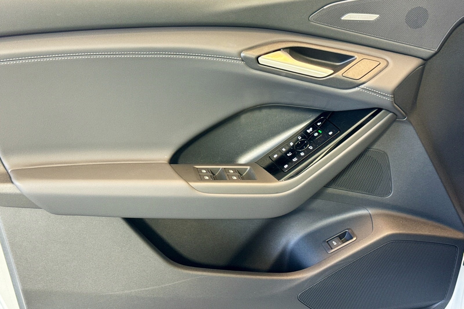 New 2025 Glacier White Metallic Audi Premium Plus quattro image 15