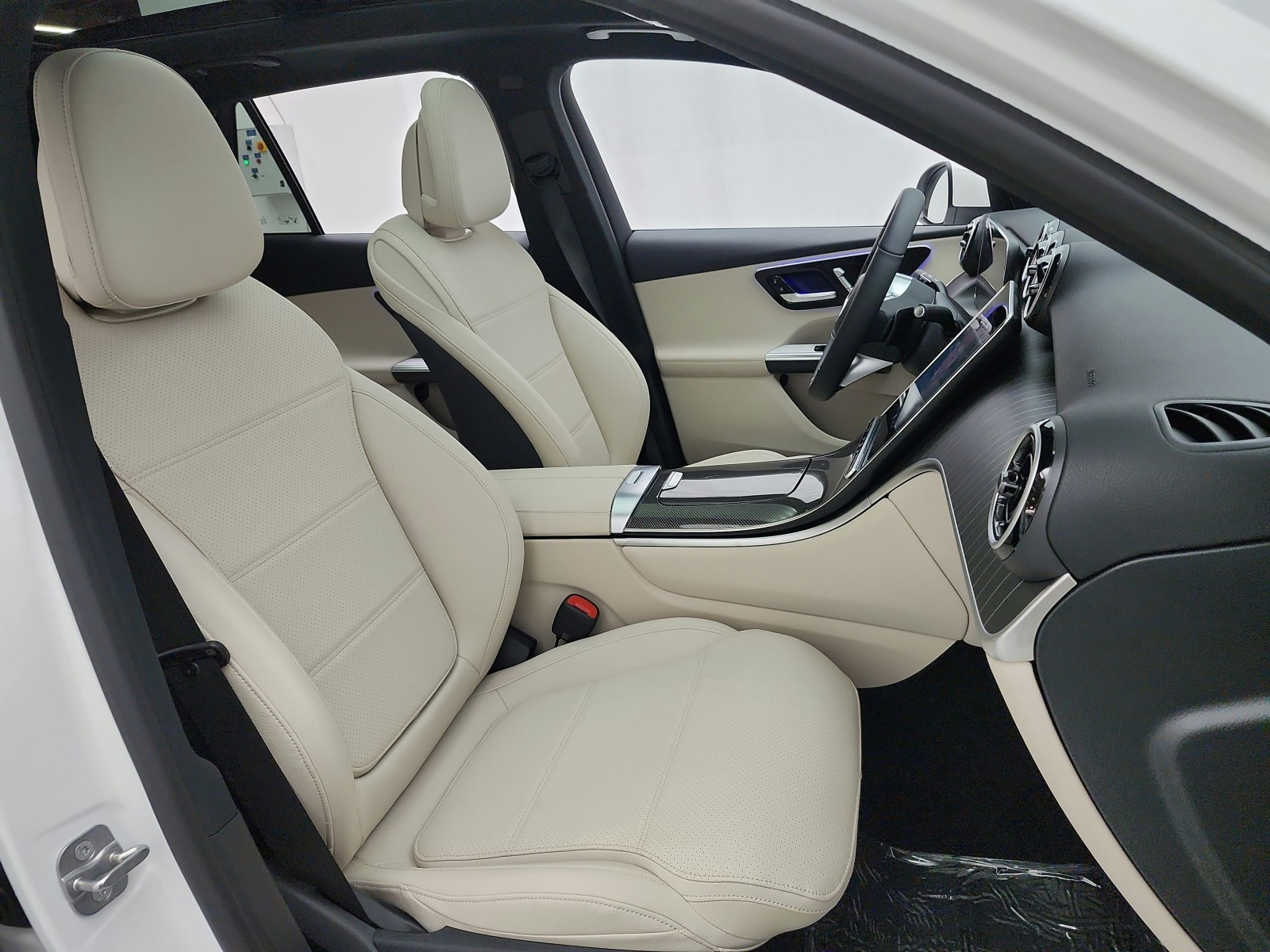 New 2027 Polar White Mercedes-Benz GLC 300 SUV image 14