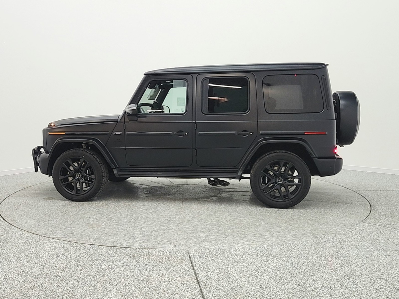 New 2026 MANUFAKTUR Night Black magno Mercedes-Benz AMG® G 63 image 8