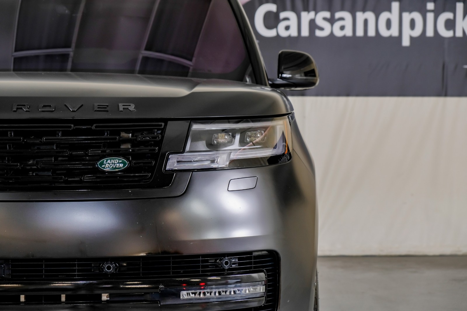 2023 Land Rover Range Rover SE 37