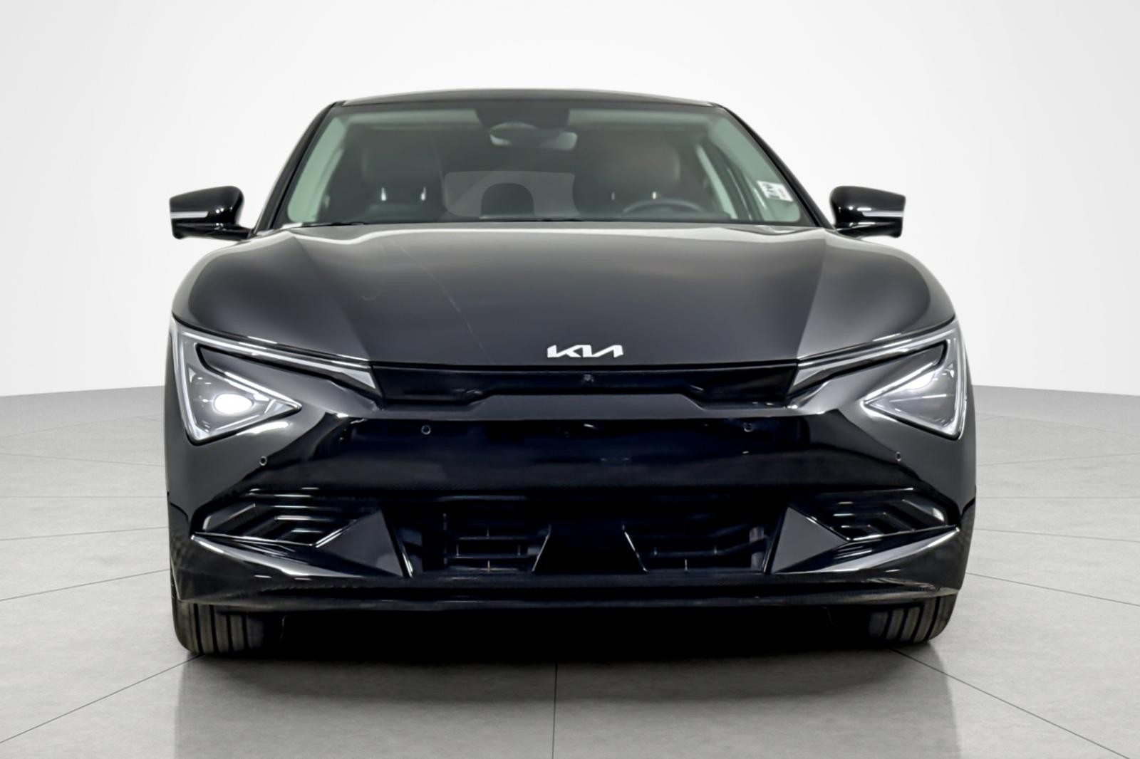 Used 2025 Ebony Black Kia Light Long Range AWD image 8