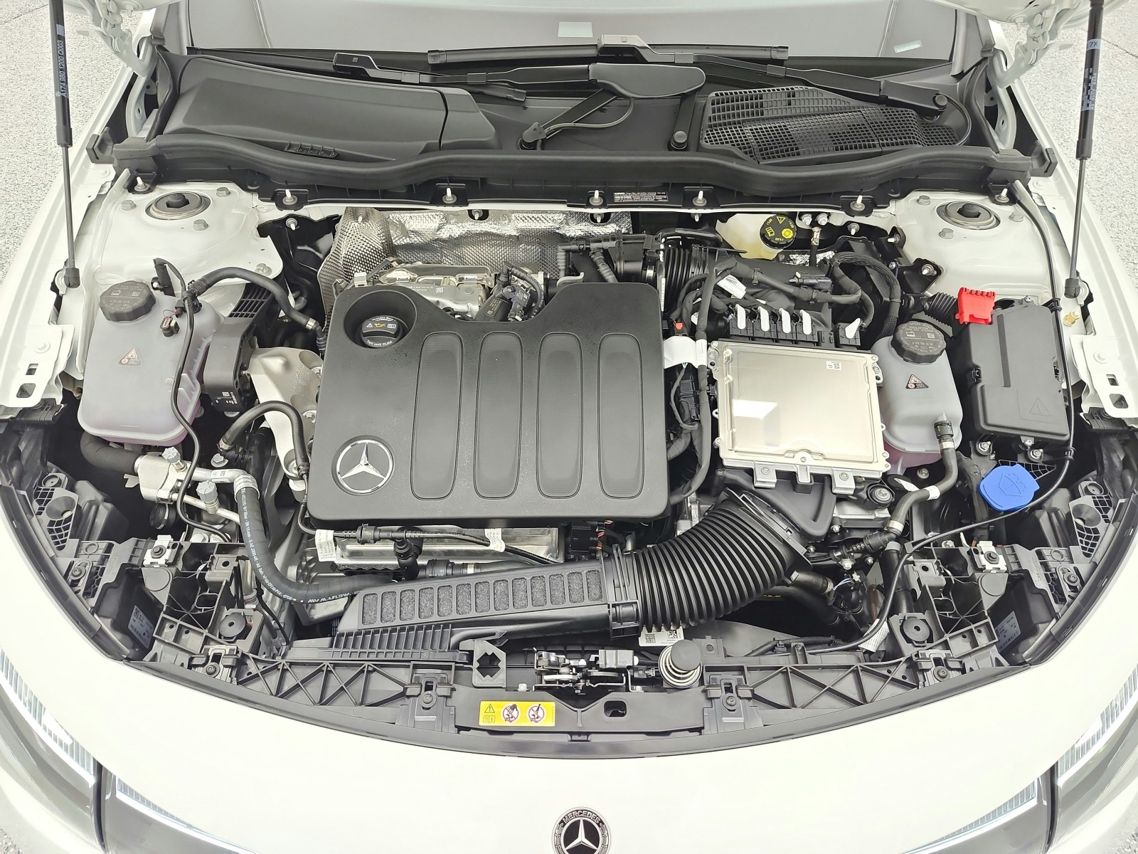 New 2027 Polar White Mercedes-Benz CLA 220 Hybrid FWD image 12