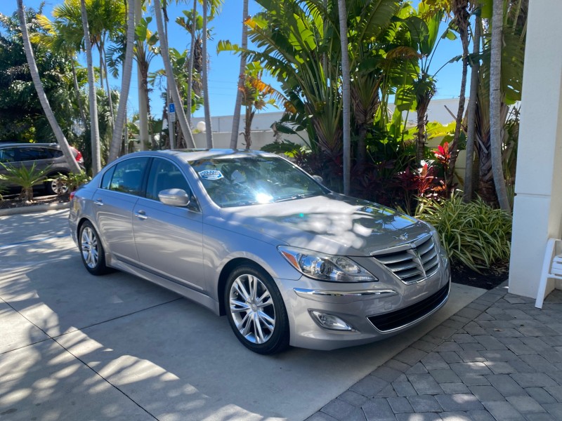 2012 Hyundai Genesis 3.8L SUNROOF PREM PKG in , 