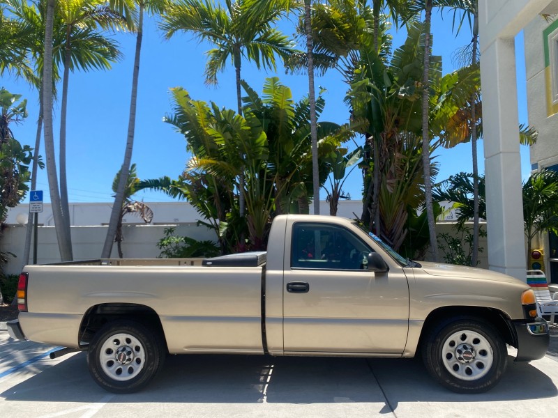 2005 GMC Sierra 1500 LOW MILES 83837 AC NO ACCIDENTS in ,