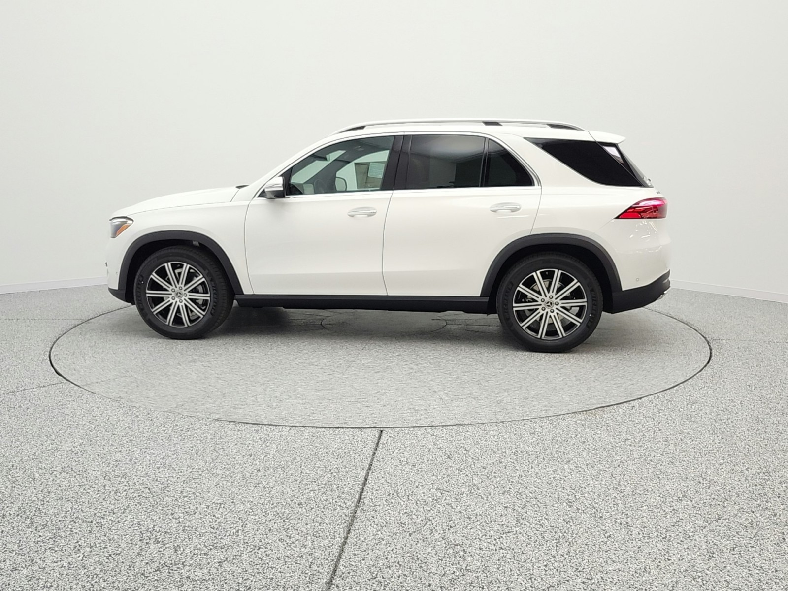 New 2026 Polar White Mercedes-Benz GLE 350 image 8