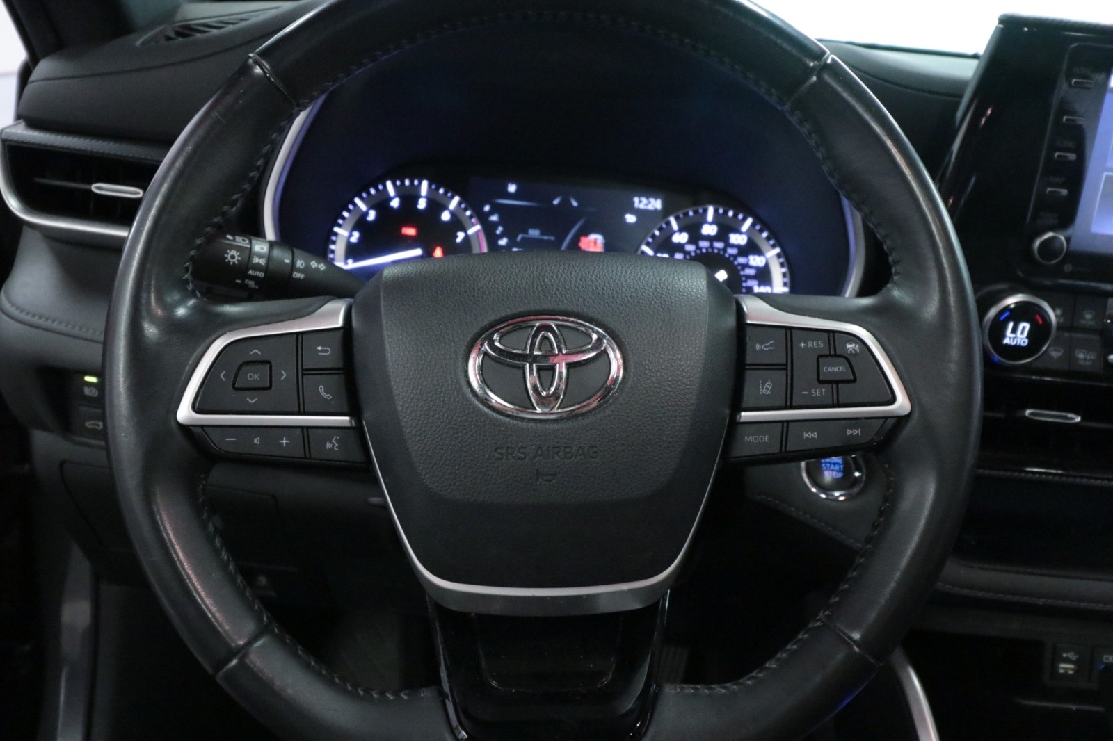 Used Car 2022 Toyota Highlander  Xse For Sale Under $35,000 In Austin, Texas