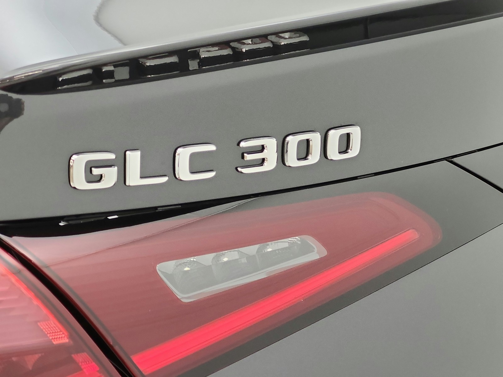 New 2026 Graphite Grey Metallic Mercedes-Benz GLC 300 image 23