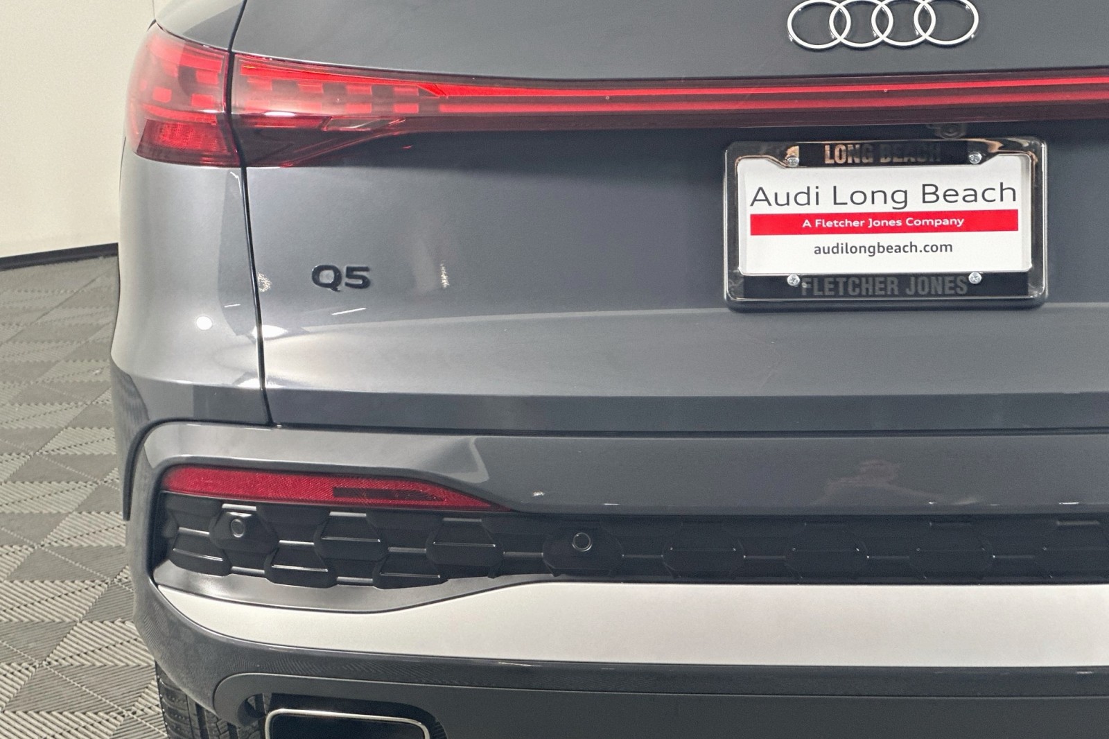 Used 2025 Tambora Gray Metallic Audi Premium Plus image 17